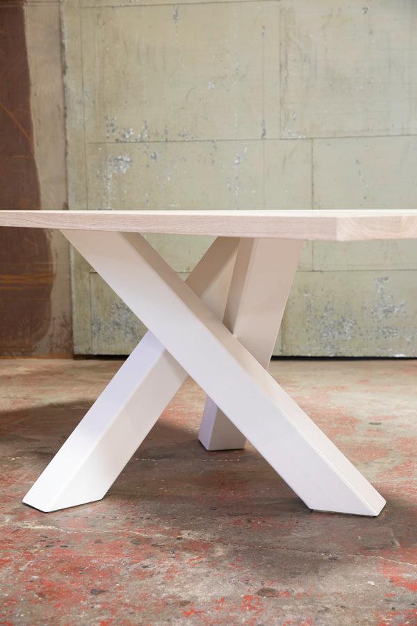 现代白色盘腿桌