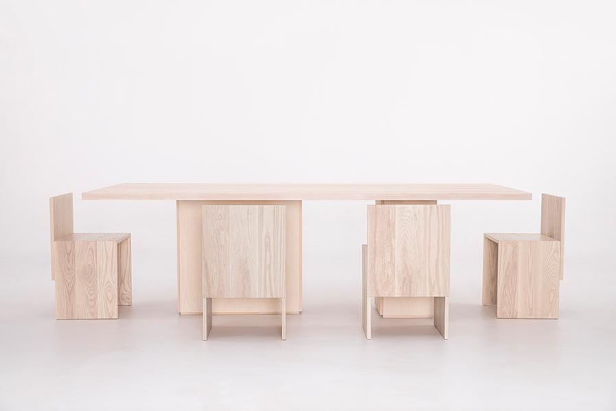 极简主义的餐桌和椅子